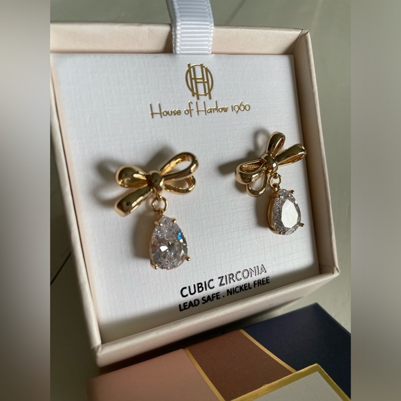 House Of Harlow 1960 Bow Cubic Zirconia Earrings Gold Tone NEW In Gift Box - Picture 4 of 9